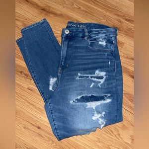 American Eagle High Wasted Distressed Jegging